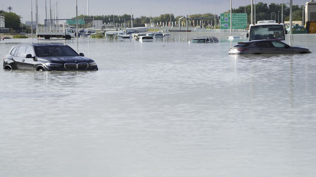 A year's worth of rain in 24 hours: Why usually dry Dubai is underwater –  Firstpost