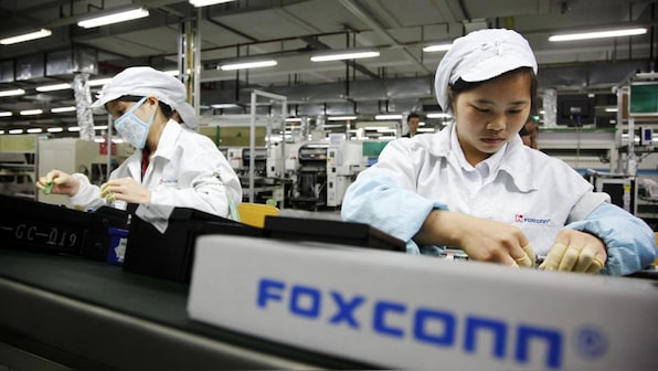 Apple to make over 78,000 flats for factory workers, mainly women working away from their hometowns