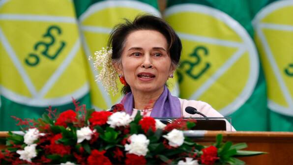 Pope Francis urges Myanmar's Aung San Suu Kyi to be released, offers asylum in Vatican