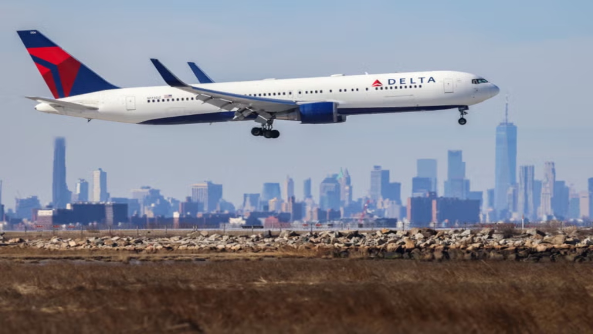 Delta Flight Control Another Boeing tragedy: Delta flight loses exit slide, makes emergency ...