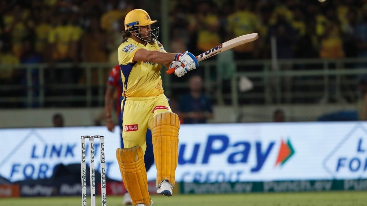 Watch: MS Dhoni entertains Vizag crowd with explosive hitting in DC vs CSK game