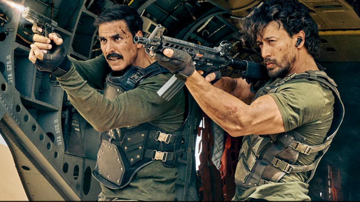 Audiences clap & hoot for Bade Miyan Chote Miyan starring Akshay Kumar & Tiger Shroff reveal sources at a special screening in Dubai Audiences clap & hoot for Bade Miyan Chote Miyan starring Akshay Kumar & Tiger Shroff reveal sources at a special screening in Dubai