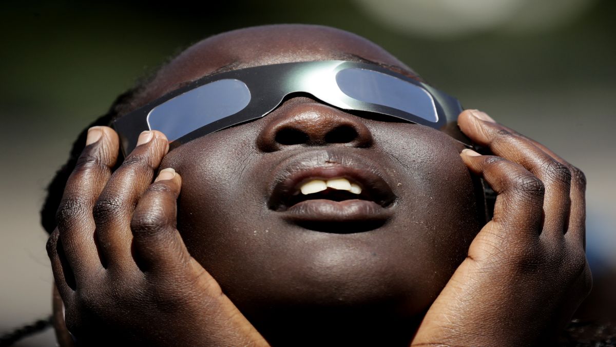 Solar Eclipse 2024: How unprotected gazing can harm your eyes Solar Eclipse 2024: How unprotected gazing can harm your eyes