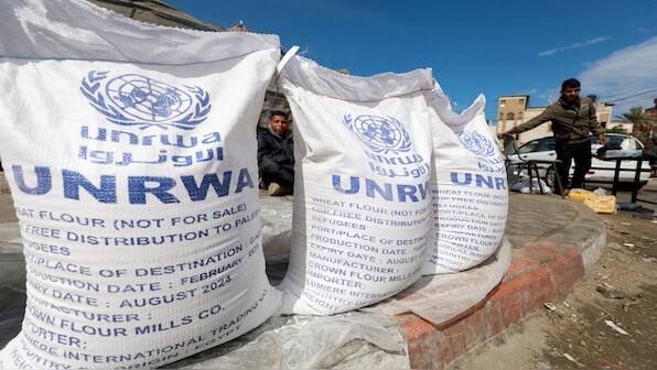 Israel bans UN refugee agency, challenging international community