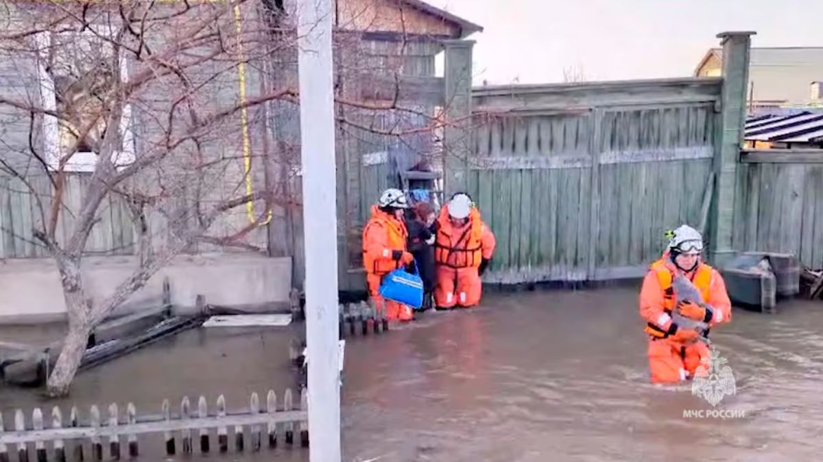 Record Flooding Hits Russia: Over 10k homes submerged amid snowmelt ...