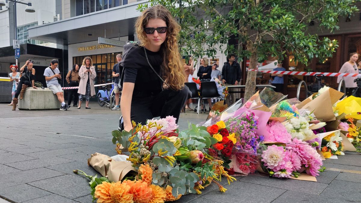 Sydney mall attacker specifically targetted women, say cops probing motive Sydney mall attacker specifically targetted women, say cops probing motive