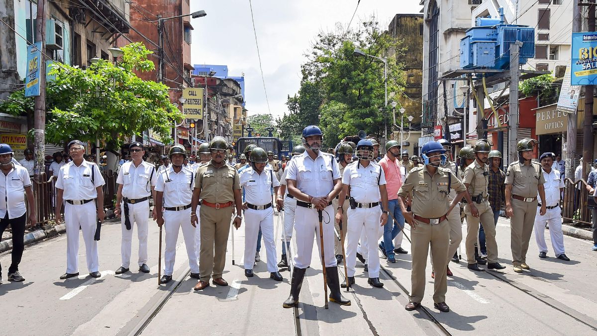 West Bengal: 'Lack of supervision' to prevent violence prompts EC to remove DIG of Murshidabad