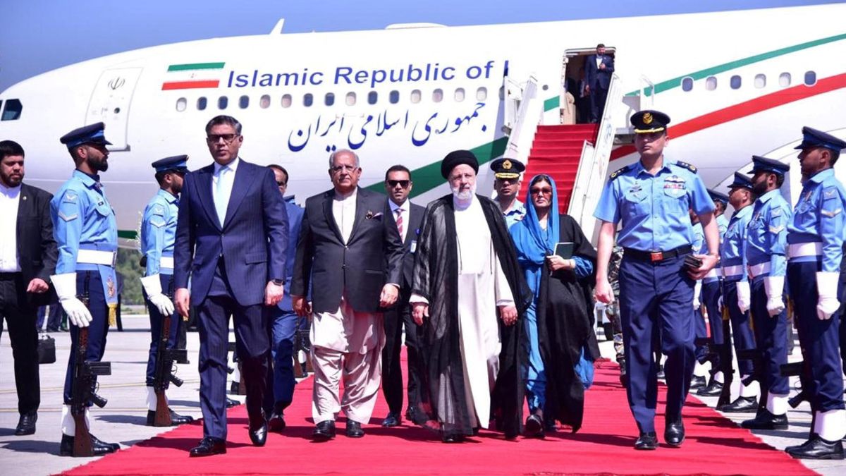 US warns Pakistan of sanction risks for business deals with Iran US warns Pakistan of sanction risks for business deals with Iran