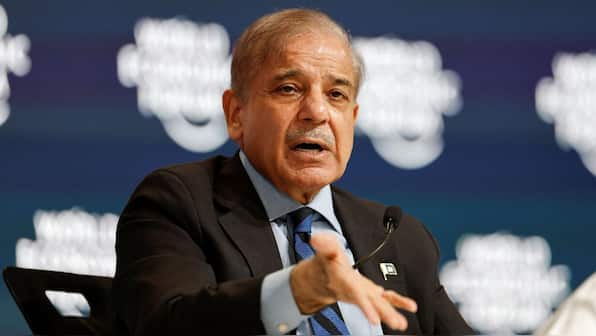 Pakistan PM Sharif raises Kashmir issue at UN, calls for reversing Article 370 abrogation