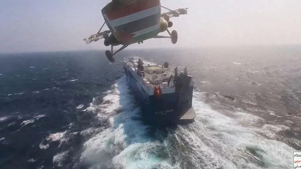 Sunday's attacks come hours after two missiles targeted a ship southwest of the Yemeni port city of Hodeidah, according to both UKMTO and Ambrey Image Courtesy Reuters Sunday's attacks come hours after two missiles targeted a ship southwest of the Yemeni port city of Hodeidah, according to both UKMTO and Ambrey Image Courtesy Reuters