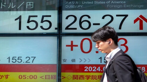 Yen slumps to new 34-year low against dollar, stocks rally