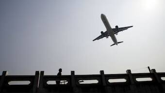 Air safety experts say passengers are often too casual about wearing seatbelts, leaving them at risk.