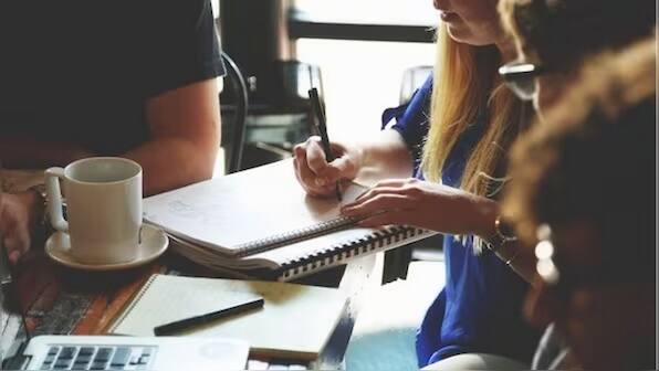 What is busy bragging? Why is it considered toxic?