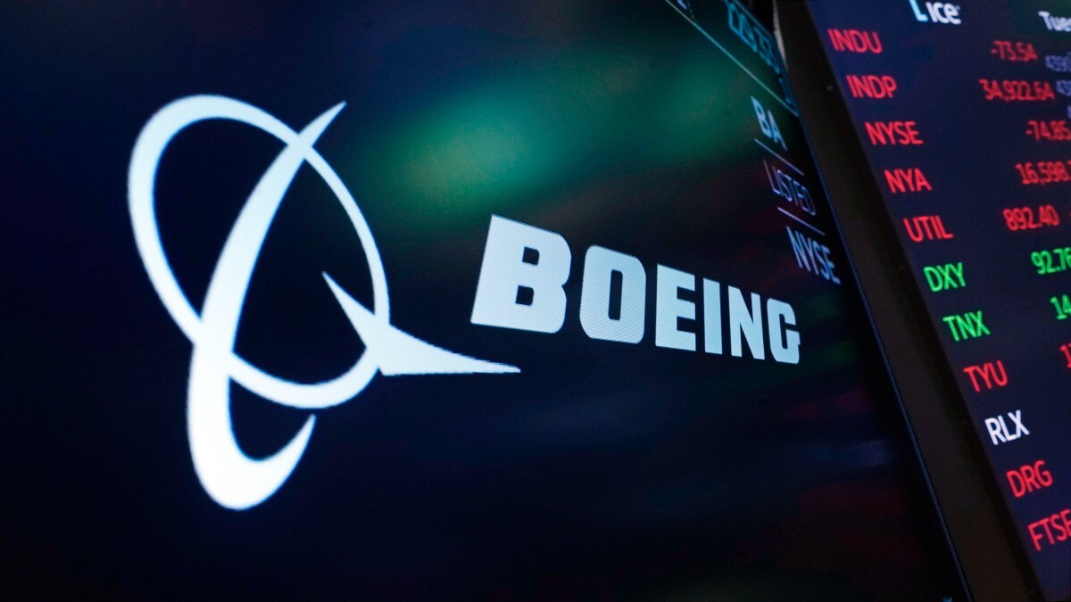 Boeing Strike Continues As Union Negotiates Increased Pay And Bonuses ...