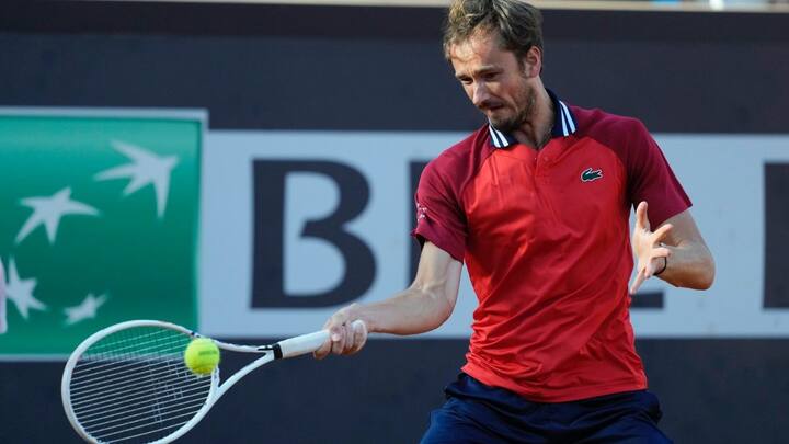Italian Open: Defending champion Daniil Medvedev out as Iga Swiatek cruises in Rome Italian Open: Defending champion Daniil Medvedev out as Iga Swiatek cruises in Rome
