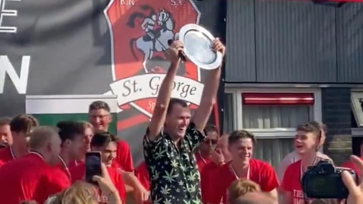 Dutch referee banned for life for celebrating title with team