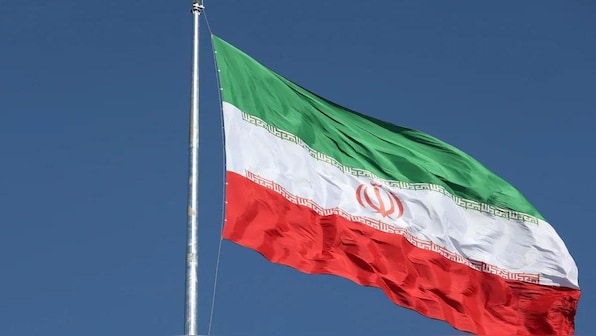 2 killed, 10 injured in gas leak at Iranian military centre