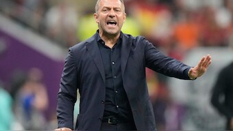 Hansi Flick, who was Bayern’s coach for the 8-2 victory in the Champions League quarterfinals in 2020, signed the contract at Barcelona’s offices accompanied by team officials including sporting director Deco. AP 