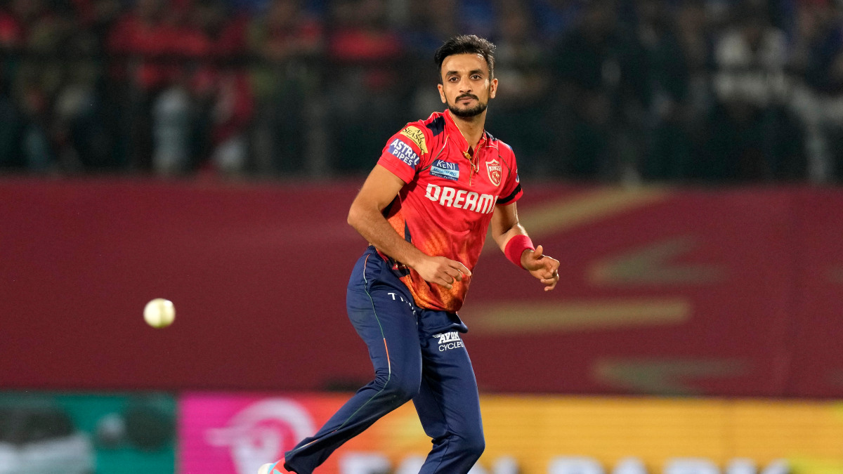 Punjab Kings pacer Harshal Patel finished the 2024 Indian Premier League with 24 wickets in 14 appearances at an average and economy of 19.87 and 9.73 respectively. AP Punjab Kings pacer Harshal Patel finished the 2024 Indian Premier League with 24 wickets in 14 appearances at an average and economy of 19.87 and 9.73 respectively. AP