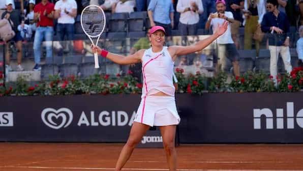 Italian Open: Swiatek sweeps past Gauff to reach final, faces Sabalenka