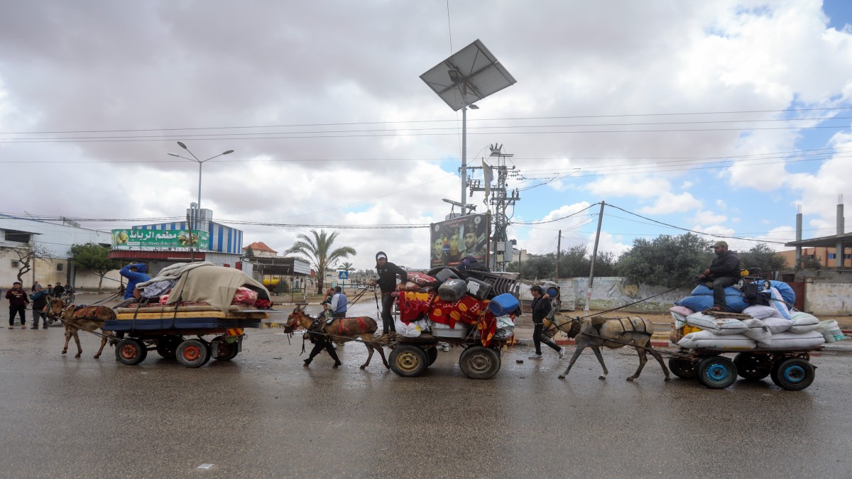 Palestinians flee from the eastern side of the southern Gaza city of Rafah after the Israeli army orders them to evacuate ahead of a military operation, in Rafah, Gaza Strip. AP Palestinians flee from the eastern side of the southern Gaza city of Rafah after the Israeli army orders them to evacuate ahead of a military operation, in Rafah, Gaza Strip. AP