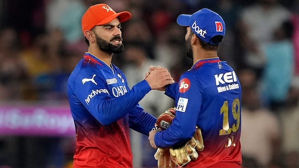 Virat Kohli vs Joe Root: Who is the Best in Test Cricket? Dinesh Karthik Weighs In