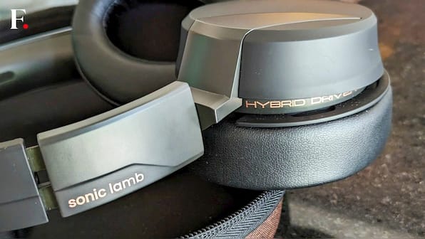 Sonic Lamb Wireless Headphones Review: Wolf in sheep's clothing…in a good way