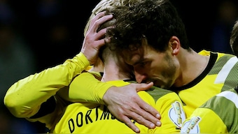 Marco Reus (L) and Mats Hummels (R) are in the UEFA Champions League final. Reuters file photo