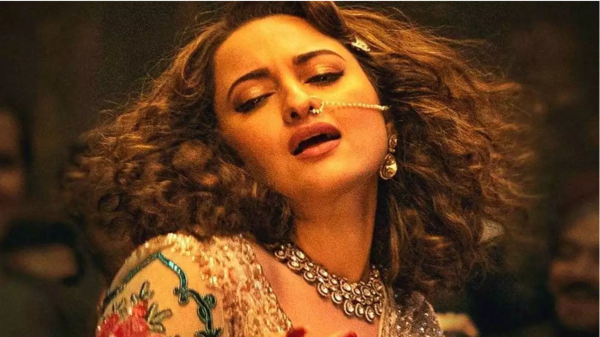 Netflix's Heeramandi: Sonakshi Sinha opens up on same-sex foreplay scene: 'They have left it very...' Netflix's Heeramandi: Sonakshi Sinha opens up on same-sex foreplay scene: 'They have left it very...'