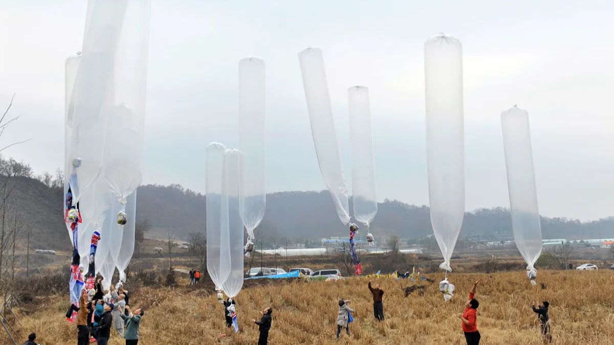 South Korean activists are sending balloons filled with USBs containing K-pop, K-dramas to North Korea. Image used for representative purpose. Reuters South Korean activists are sending balloons filled with USBs containing K-pop, K-dramas to North Korea. Image used for representative purpose. Reuters