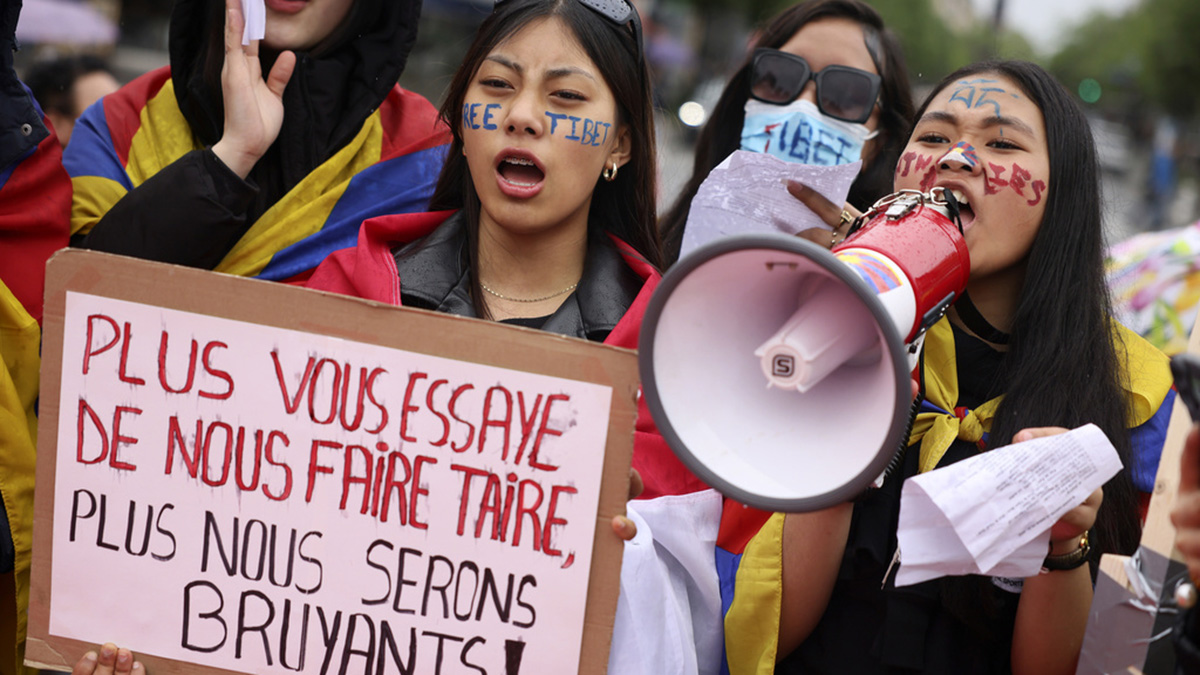 Paris immersed in protests and Tibetan flags as Chinese president begins France tour: 'Dictator Xi Jinping, your time is up' Paris immersed in protests and Tibetan flags as Chinese president begins France tour: 'Dictator Xi Jinping, your time is up'