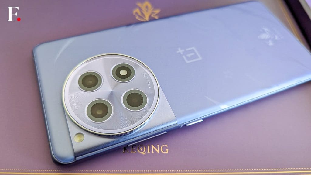 Phone design 2-2024-05-0d9f43e3c219bd0805c1cf14bf5a125d