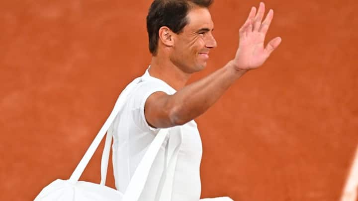 Watch: Rafael Nadal draws thousands in practice at French Open