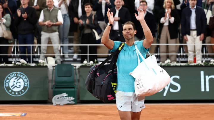 Rafael Nadal shows fainting glimpses of the past in likely last dance at French Open