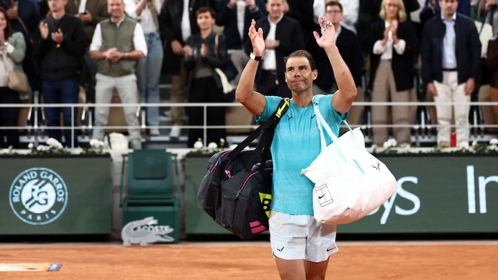 Rafael Nadal shows fainting glimpses of the past in likely last dance at French Open