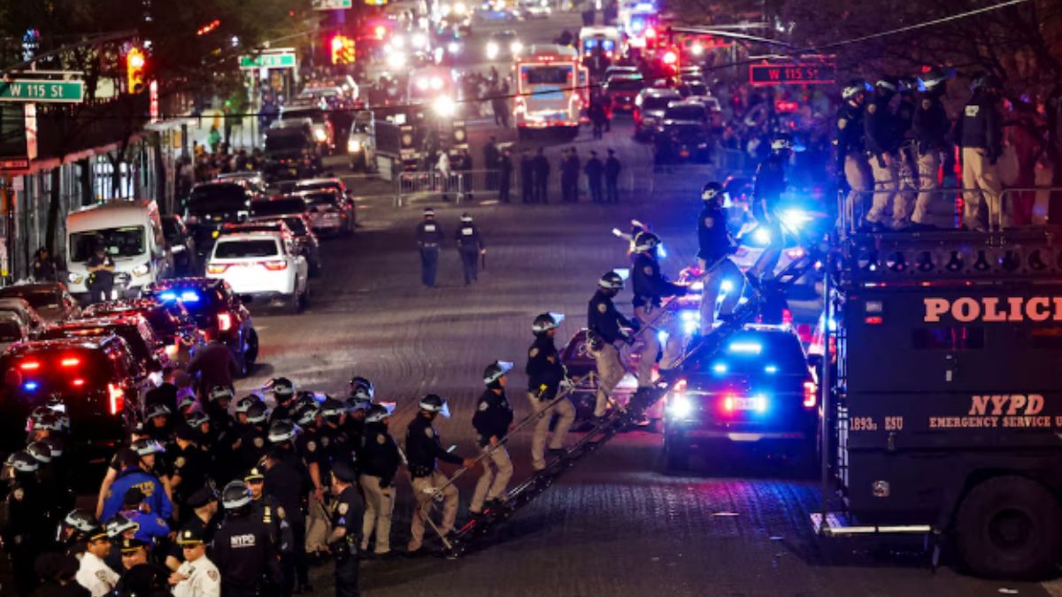 Police use a vehicle named "the bear" to enter Hamilton Hall from a public street, which was occupied by protesters, as other officers enter the campus of Columbia University, during the ongoing conflict between Israel and the Palestinian Islamist group Hamas, in New York City, U.S., April 30.- Reuters Police use a vehicle named "the bear" to enter Hamilton Hall from a public street, which was occupied by protesters, as other officers enter the campus of Columbia University, during the ongoing conflict between Israel and the Palestinian Islamist group Hamas, in New York City, U.S., April 30.- Reuters