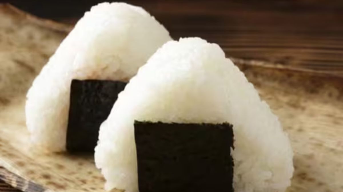 Sweat-infused rice balls shaped in armpits of cute Japanese girls are selling at 10x prices Sweat-infused rice balls shaped in armpits of cute Japanese girls are selling at 10x prices