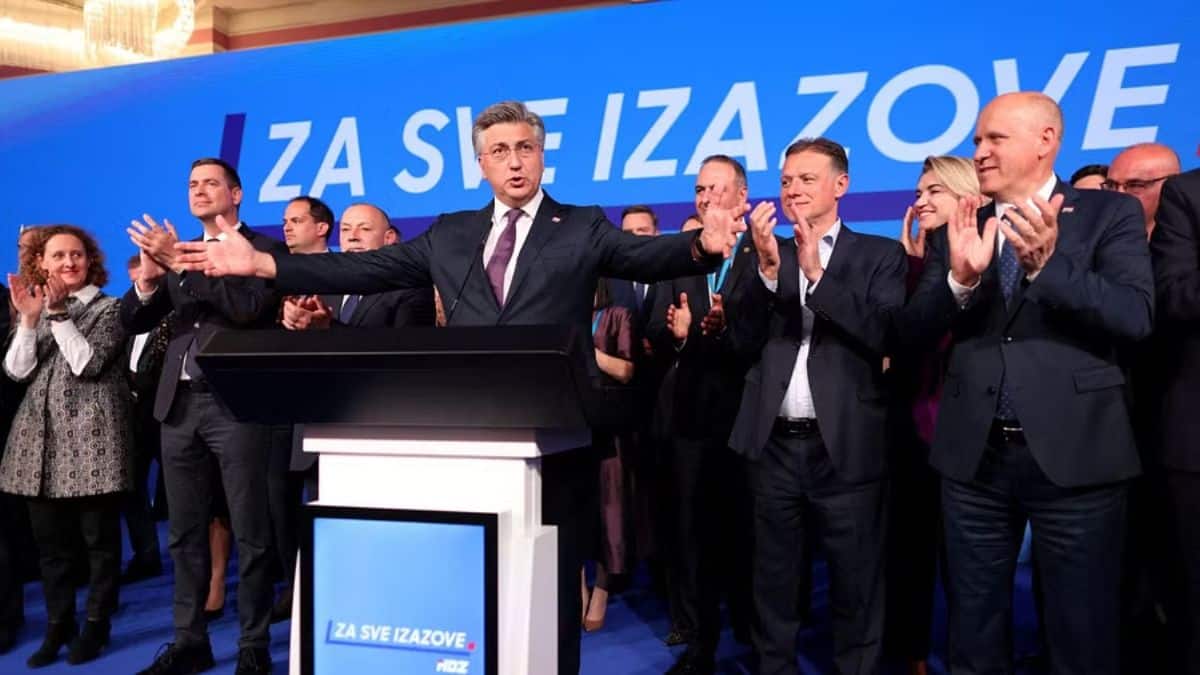 Croatian ruling party agrees to form government with farright party