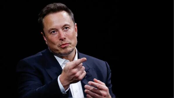 Tesla freezes all hiring in North America, deletes all listings, posts from job portals and social media
