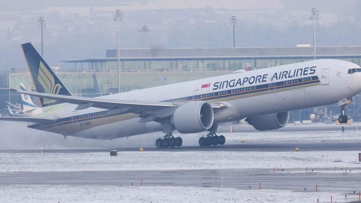 Singapore Airlines offers 10,000 payout for turbulence injuries to