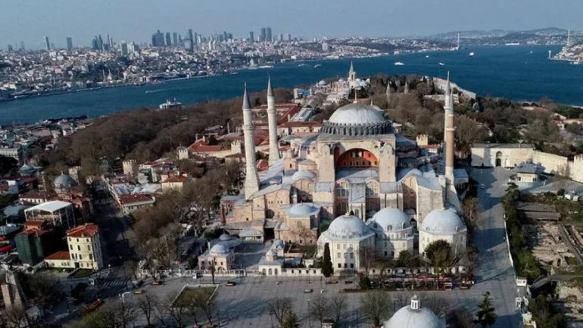 The plans to reopen the Chora and Haghia Sophia as mosques were perceived as attempts to fortify Erdogan's ruling party's base of religious and conservative support in the midst of a financial crisis Image Courtesy Reuters The plans to reopen the Chora and Haghia Sophia as mosques were perceived as attempts to fortify Erdogan's ruling party's base of religious and conservative support in the midst of a financial crisis Image Courtesy Reuters
