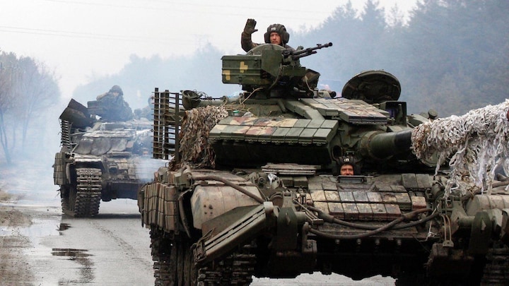 Ukraine withdraws forces from parts of Kharkiv province as Russia makes steady gains