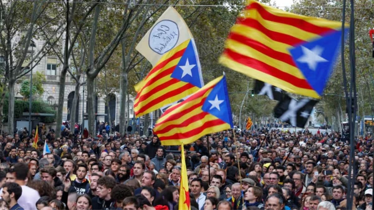 La Cataluña española va a las urnas, los votantes pueden elegir al líder separatista exiliado o al partido antiindependentista – Firstpost