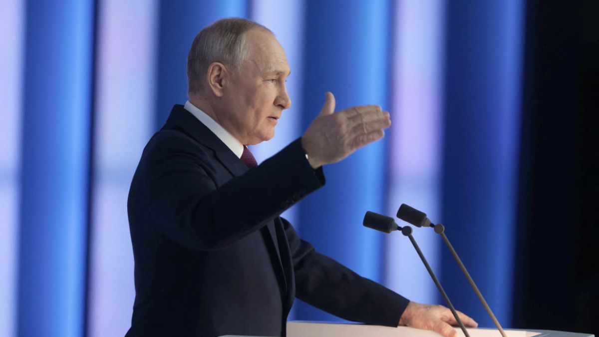 Putin Warns West: Russia's nuclear forces 'always' on alert Putin Warns West: Russia's nuclear forces 'always' on alert