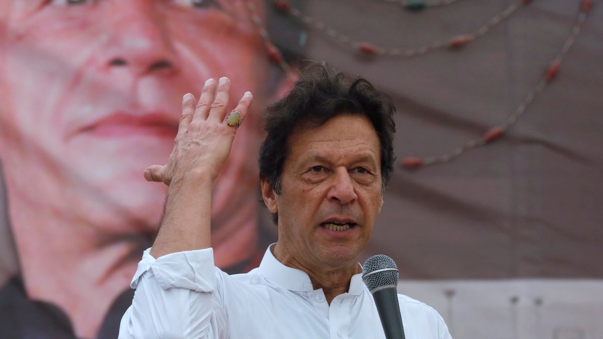 Imran wants Pak Army chief to apologise for 'illegal abduction' and 'London Plan' Imran wants Pak Army chief to apologise for 'illegal abduction' and 'London Plan'