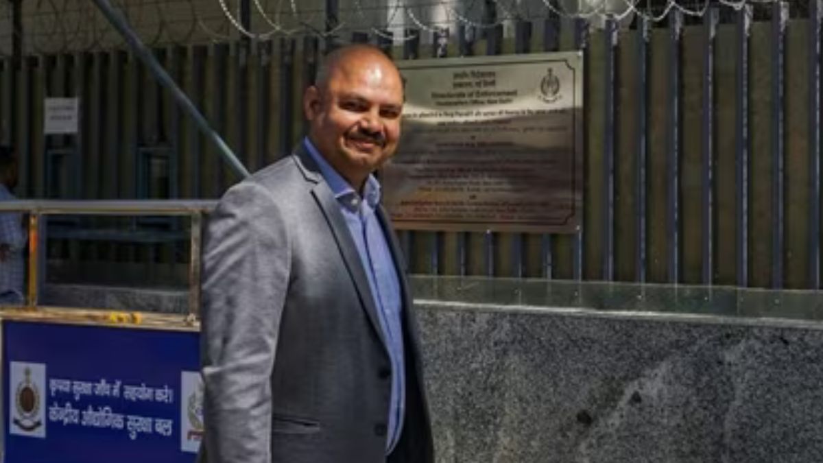 SC raps AAP govt in Delhi over Swati Maliwal assault case, calls Kejriwal's aide Bibhav Kumar 'goon' SC raps AAP govt in Delhi over Swati Maliwal assault case, calls Kejriwal's aide Bibhav Kumar 'goon'