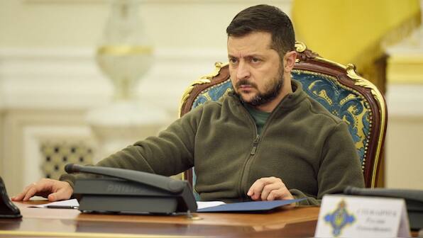 Zelenskyy arrives in Sweden to sign security pacts & to ensure air defence systems for Ukraine