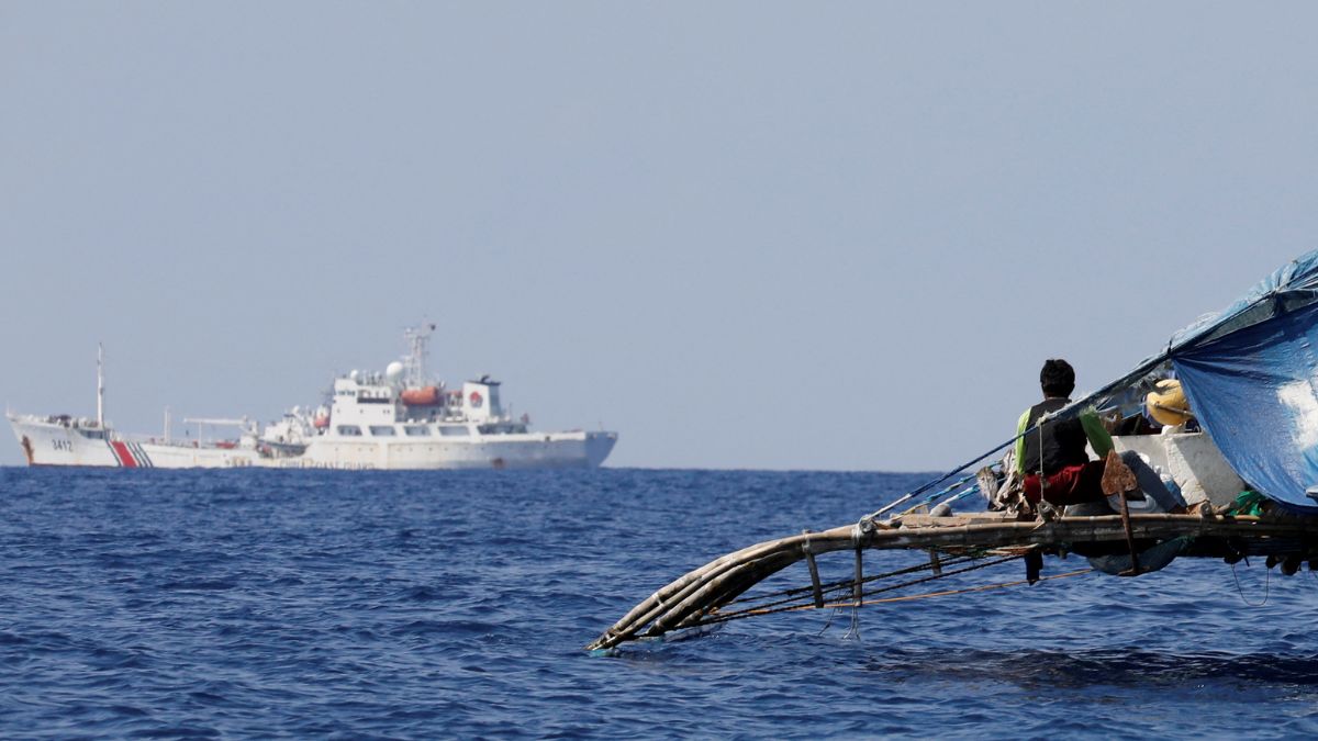 Tit For Tat: Filipino fishermen vow retaliation against Beijing's order to arrest 'tresspassers' in South China Sea Tit For Tat: Filipino fishermen vow retaliation against Beijing's order to arrest 'tresspassers' in South China Sea