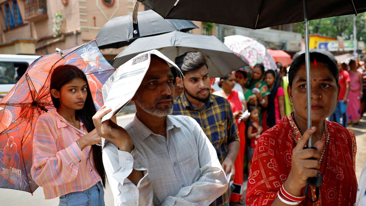 Parents waiting outside schools to pick up their wards after bomb threat. File Photo Parents waiting outside schools to pick up their wards after bomb threat. File Photo
