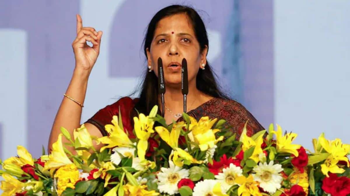 PIL filed against Sunita Kejriwal for sharing audio of Delhi CM Kejriwal's court proceedings - Vimarsana News